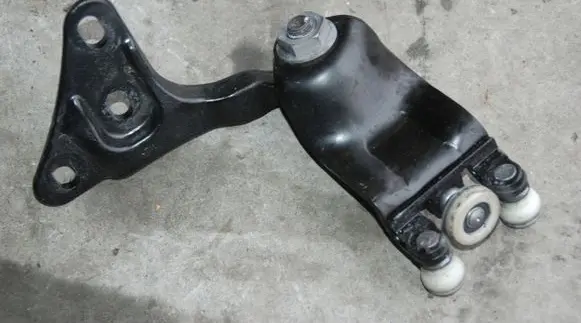 Ford Transit Sliding door lower roller guide/hinge 130KM