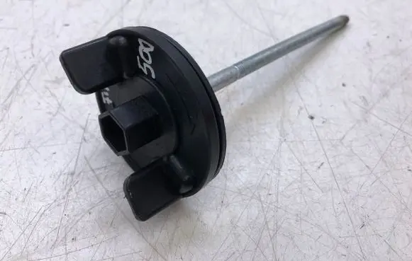 Fiat 500L Spare wheel bolt 