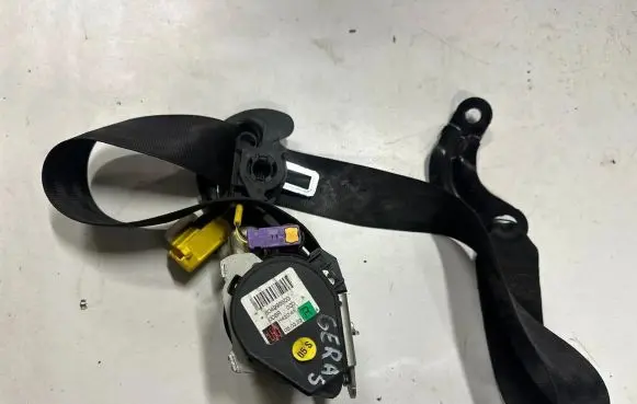 Volkswagen Golf Plus Front seatbelt 604990300 008R000 H42041