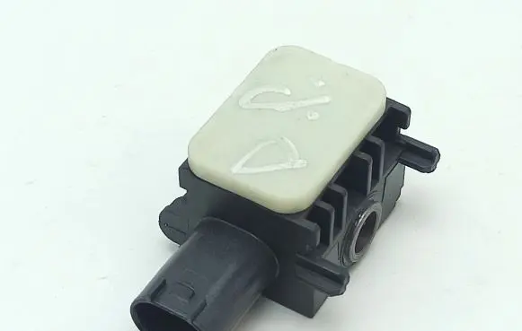 Mercedes-Benz R W251 Airbag deployment crash/impact sensor 0038202826 121208 405083