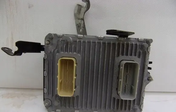 Chrysler Pacifica Engine control unit/module ECU P68352651AA