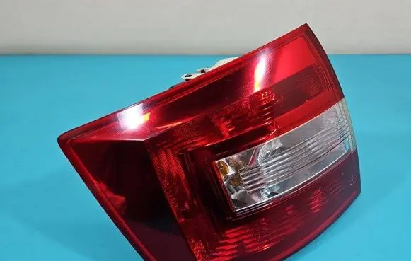 Skoda Rapid (NH) Rear/tail lights 5JJ945095 IMPRK1491353