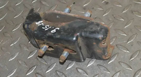 Iveco Daily 5th gen Engine mount bracket