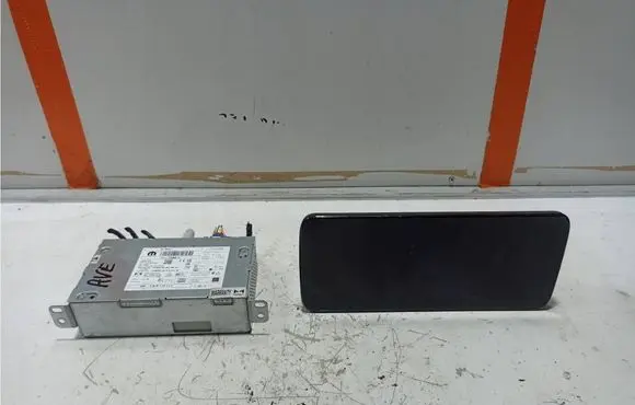 Jeep Avenger Radio/CD/DVD/GPS head unit 9866728080 9857071780