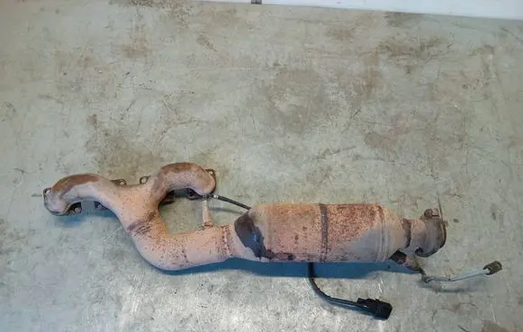 BMW 7 E65 E66 Exhaust manifold