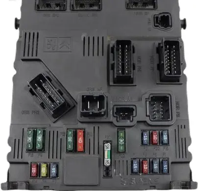 Peugeot 206 Fuse module 9649627780 S118085320A