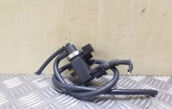 Audi A4 S4 B6 8E 8H Vacuum valve 8E0906628B