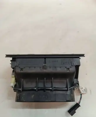BMW 5 E39 Dash center air vent grill 8376150