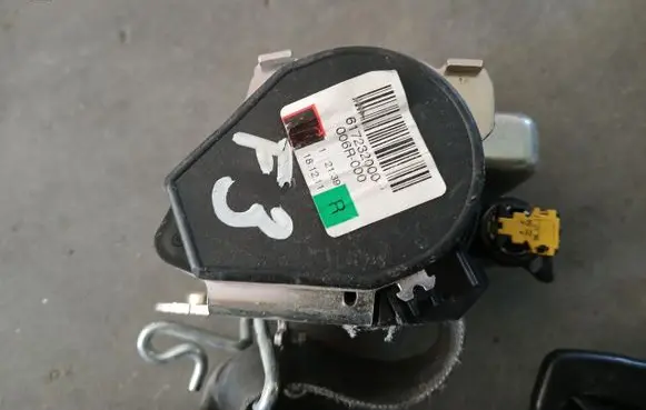 Ford Focus Front seatbelt 617232000