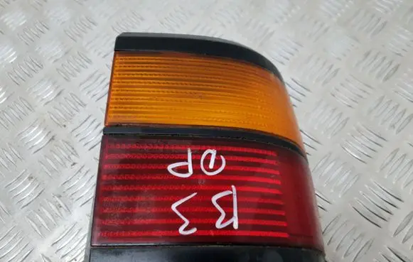 Volkswagen PASSAT B3 Rear/tail lights 333945112