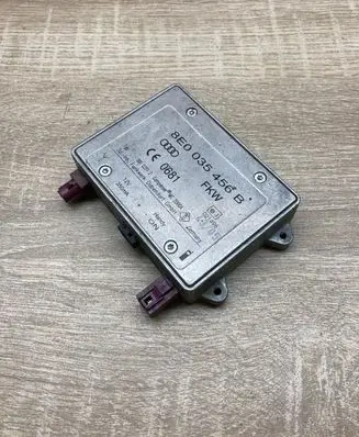 Audi A4 S4 B6 8E 8H Aerial antenna amplifier 8E0035456B