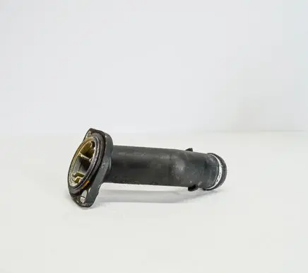 Volkswagen Golf V Other engine bay part 038121121D