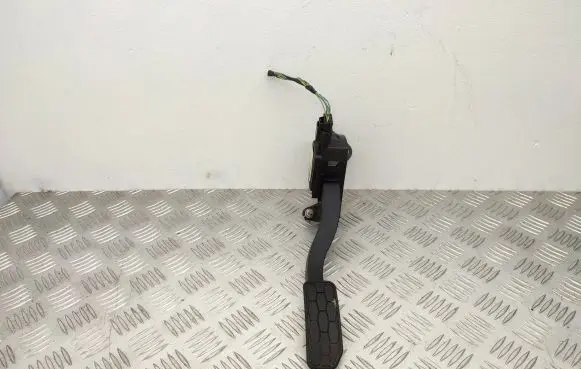 Jaguar XE Accelerator throttle pedal GX739F836AA