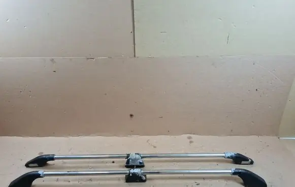 Mitsubishi Pajero Roof bar rail 