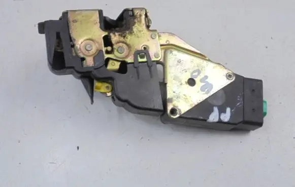 Volvo S40, V40 Front door lock