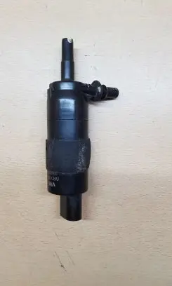 Porsche Macan (95B) Windscreen/windshield washer pump 6R0955681
