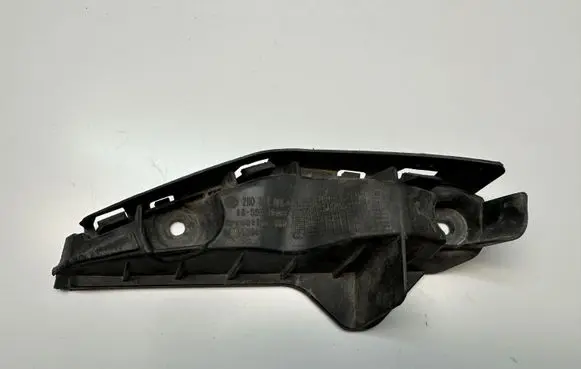 Front bumper mounting bracket