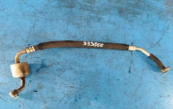 Suzuki Kizashi Air conditioning (A/C) pipe/hose 9571057L00