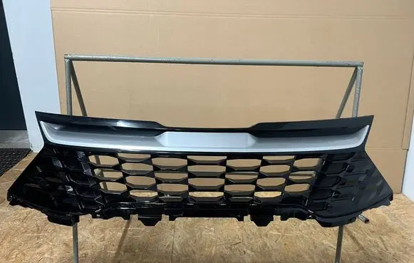 KIA Sportage Front bumper upper radiator grill