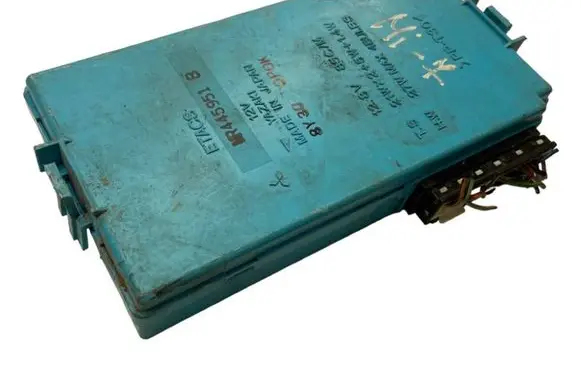 Mitsubishi Space Wagon Relay mounting block MR445951 8Y30OPOK