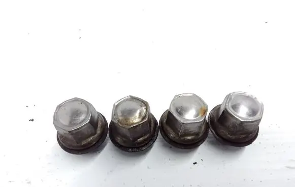 Nuts/bolts