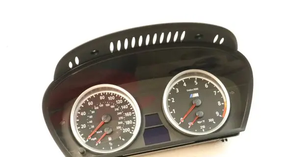 Speedometer (instrument cluster)