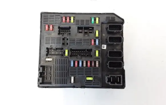 Renault Scenic III - Grand scenic III Fuse module 284B62342R