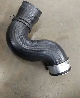 Volkswagen Touran I Intercooler hose/pipe