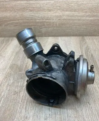 Mercedes-Benz C W203 EGR valve A6110900754