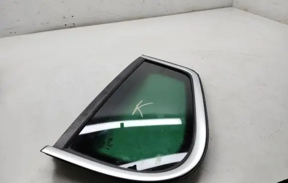 Volkswagen Tiguan Rear side window 5N0845041S