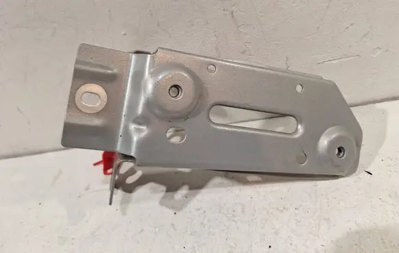 Battery bracket