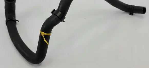 Mercedes-Benz E W212 Engine coolant pipe/hose