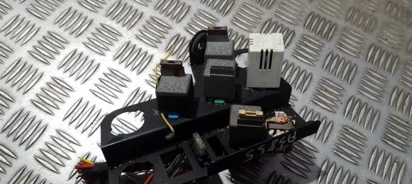 Renault Espace II Fuse box set 2337 b047