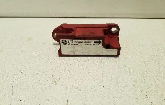Volkswagen Golf IV Airbag deployment crash/impact sensor 1J0909606D 5WK42350