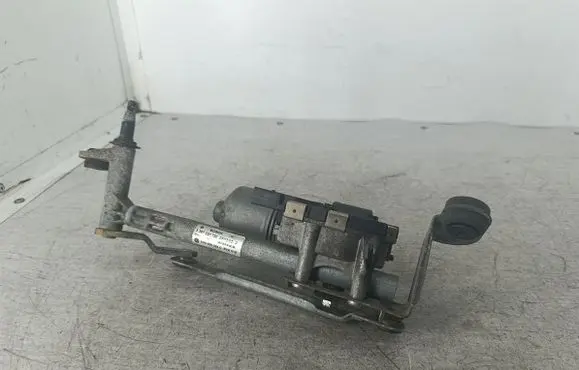 Volkswagen Golf Plus Front wiper linkage 