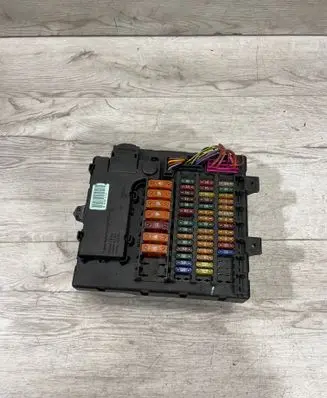 BMW Z4 E85 E86 Fuse module 8378113 6905228