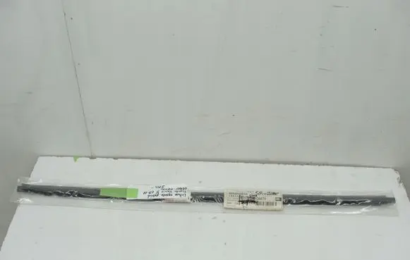 Toyota Yaris Front door trim (molding) 0D070