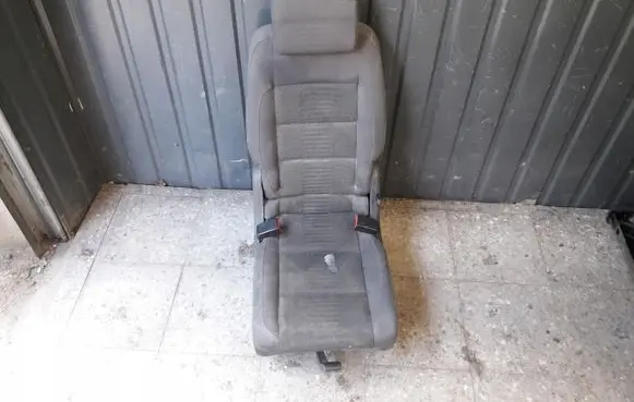 Volkswagen Touran III Second row seats 1753869600