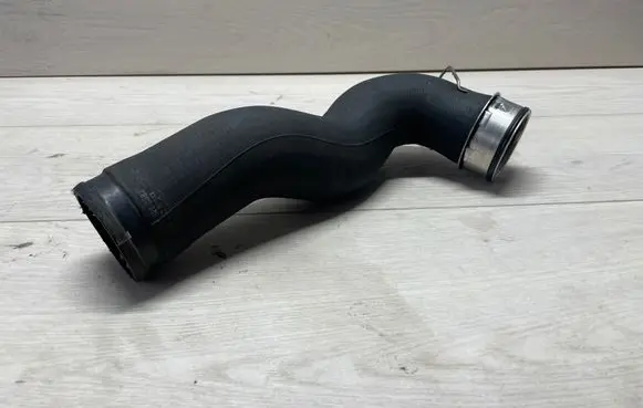 Mercedes-Benz R W251 Intercooler hose/pipe A2515280382