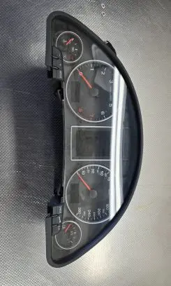 Audi A4 S4 B7 8E 8H Speedometer (instrument cluster) 8E0920931Q RB8