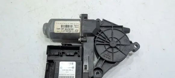 Skoda Octavia Mk2 (1Z) Front door window regulator motor 1K0959793J