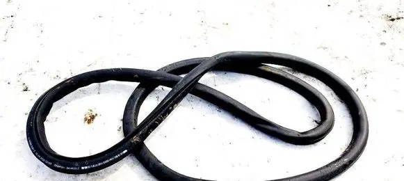 Opel Astra L Rubber seal rear door 983851398001