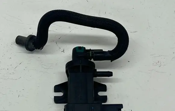 Peugeot Partner III Turbo solenoid valve 9812404180 27147418 147191211