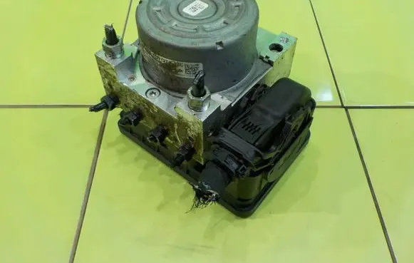 Toyota Aygo X ABS Pump 445400H190