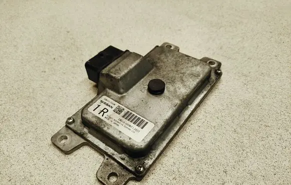 Nissan Qashqai Gearbox control unit/module EMU10000N EMU10000F1