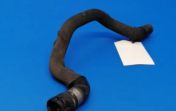 Audi A6 S6 C6 4F Engine coolant pipe/hose