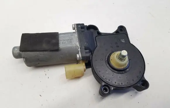 Volvo V70 Rear door window regulator motor 0130821776