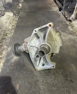 Nissan X-Trail T30 Gearbox transfer box case XUK