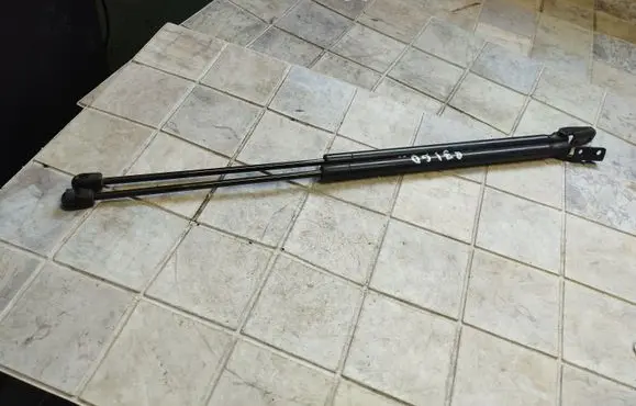 Mitsubishi Colt Tailgate/trunk strut/damper