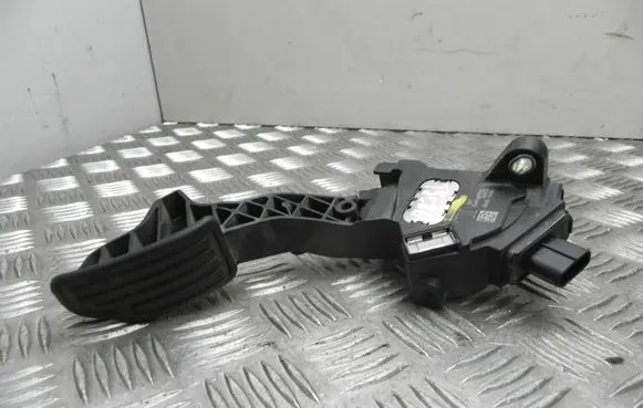 Toyota Corolla Verso AR10 Accelerator throttle pedal 781100D110 T9086